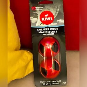 KIWI Sneaker & Shoe Deodorizer | for Shoes, Sneakers, Leather, & More | NWT 🏷️